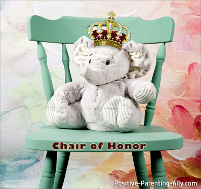 Animal games for kids: The animal actions game where the goal is to take the elephant's seat, the chair of honor.