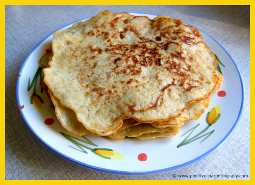 Banana pancakes as a really healthy kids snack. 