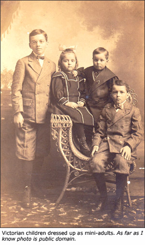 Old photo of Victorian children.
