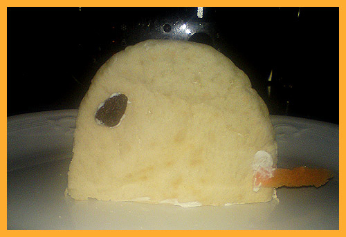 Halloween snacks for kids: The cute pita mouse.