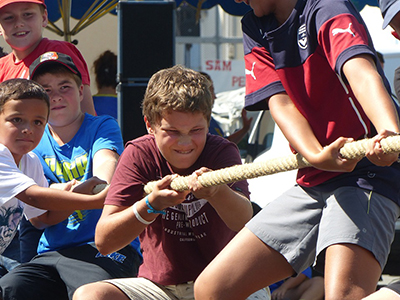 Children making tug of war.