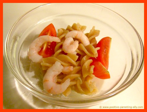 Healthy snack recipe for kids: shrimp pasta snack for toddlers.